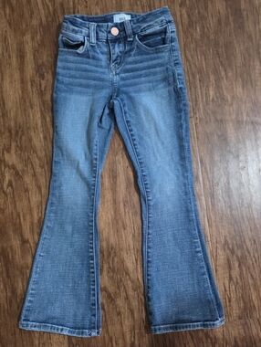 Buckle Girls' Medium Blue Flared Jeans
